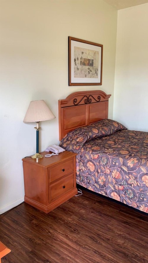 Economy inn - image 10
