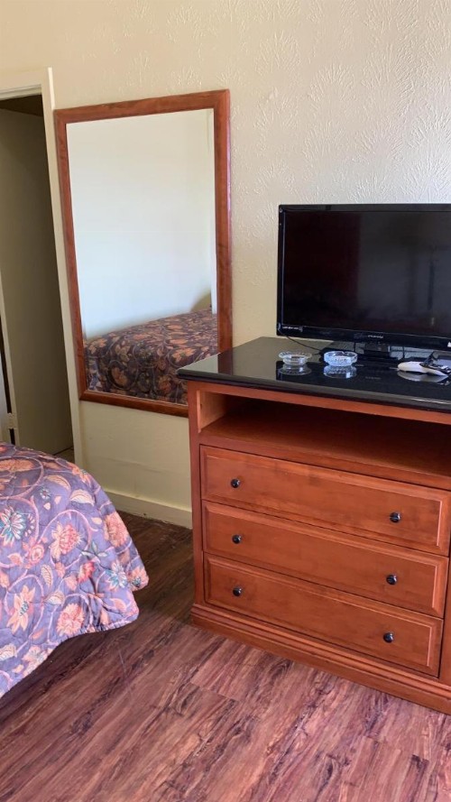 Economy inn - image 11