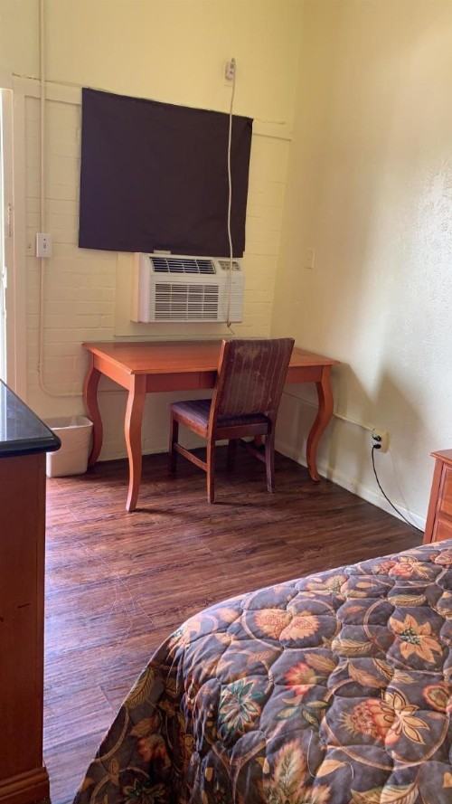 Economy inn - image 12
