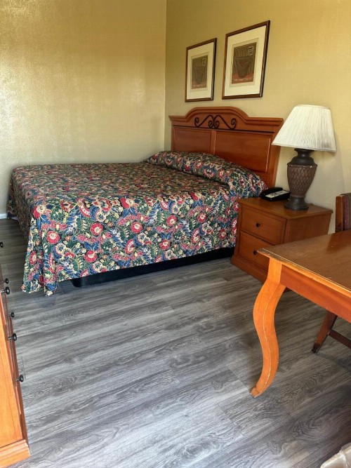 Economy inn - image 32