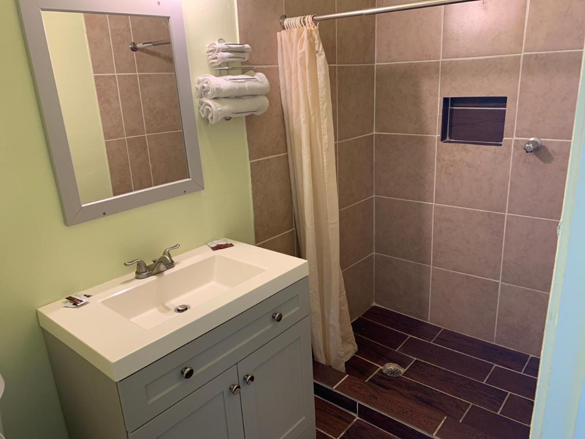 Economy inn - image 4