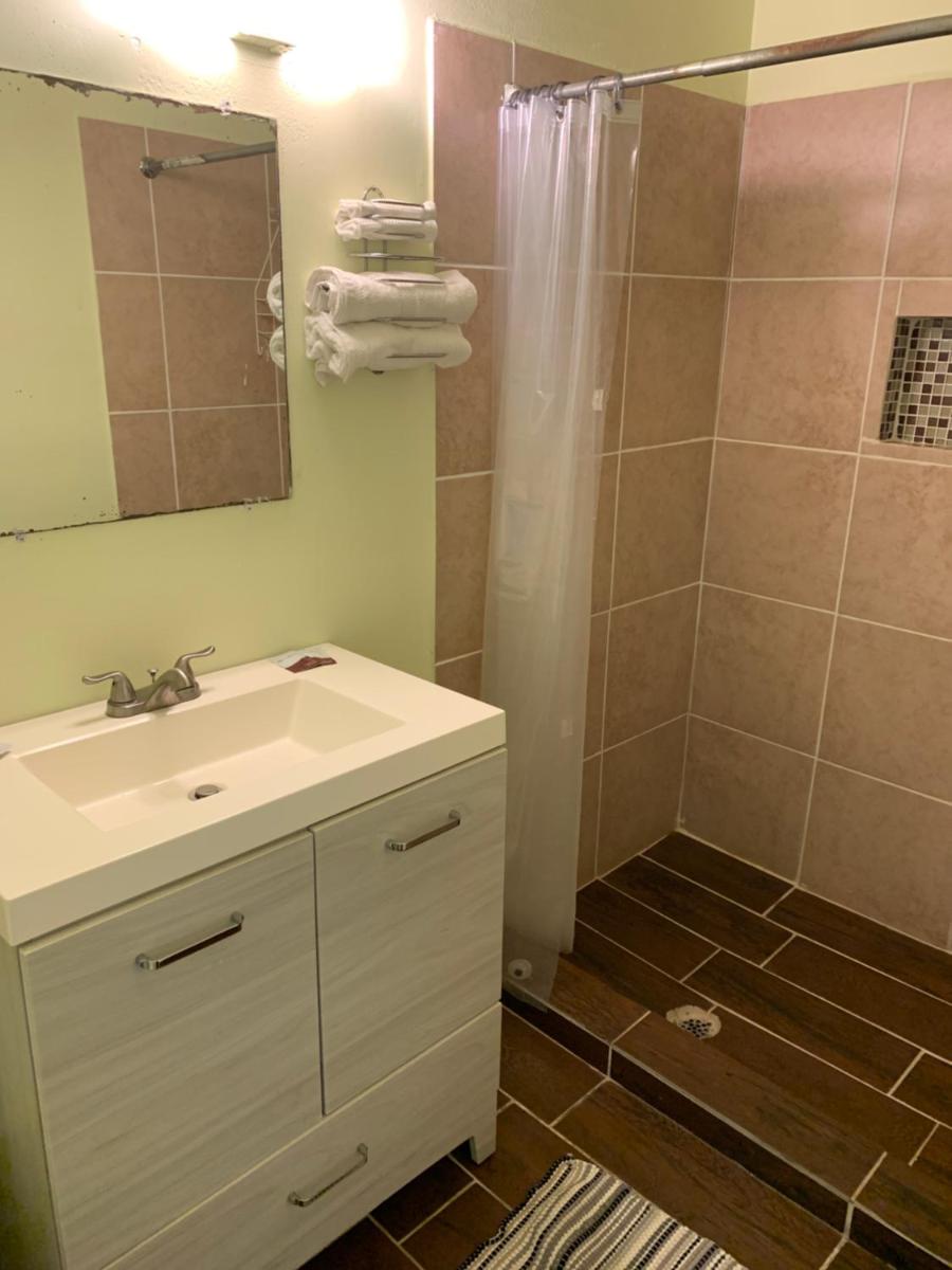 Economy inn - image 6