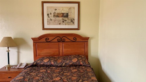 Economy inn - image 9