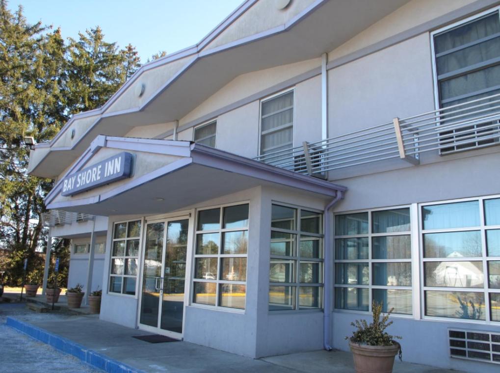 Bay Shore Inn - image 5