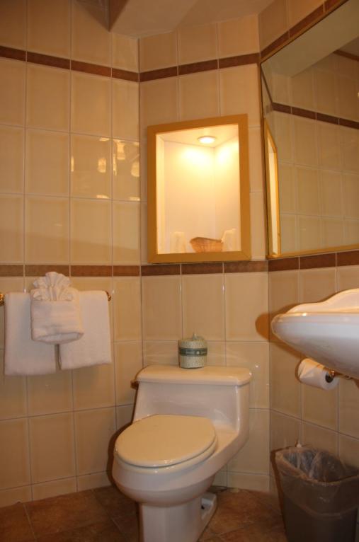 Bay Shore Inn - image 7