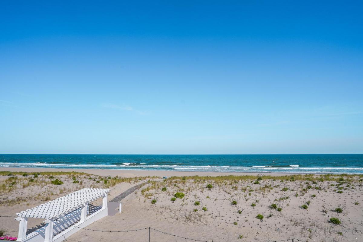 Spray Beach Hotel - main image
