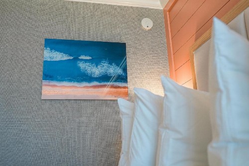 Spray Beach Hotel - image 2