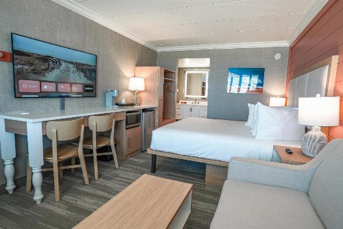 Spray Beach Hotel - image 20