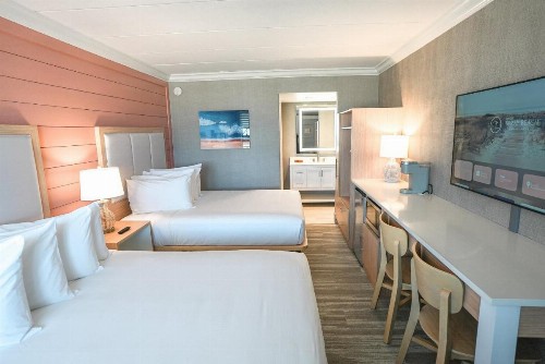 Spray Beach Hotel - image 21