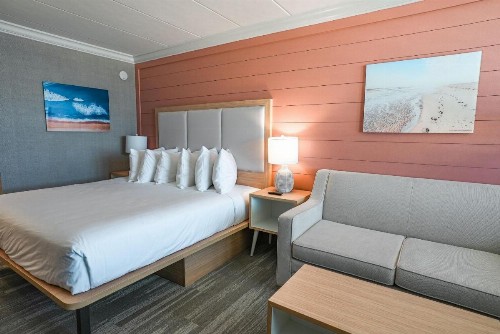Spray Beach Hotel - image 28