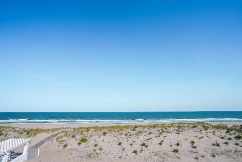 Spray Beach Hotel - image 29