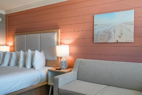 Spray Beach Hotel - image 3