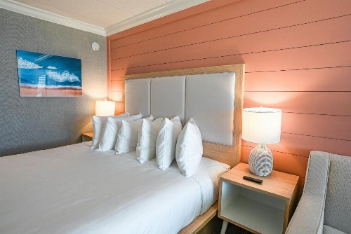 Spray Beach Hotel - image 30