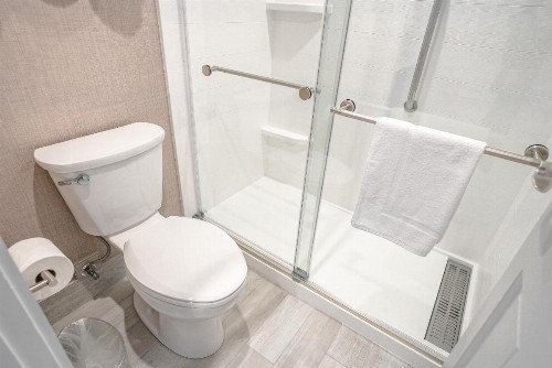 Spray Beach Hotel - image 5