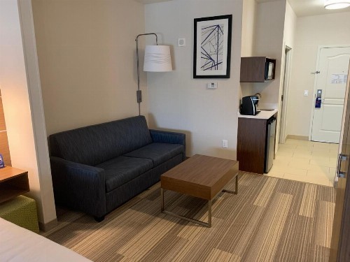 Holiday Inn Express Hotel & Suites Beaumont - Oak Valley an IHG Hotel - image 40