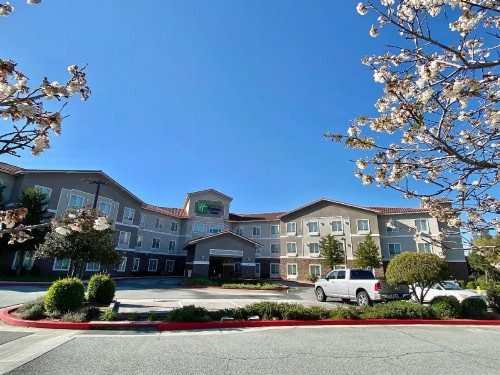 Holiday Inn Express Hotel & Suites Beaumont - Oak Valley an IHG Hotel - image 8