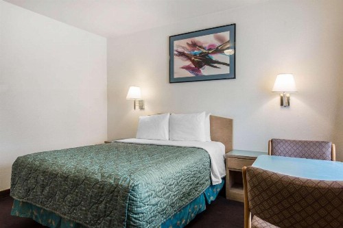 Rodeway Inn Beaumont - image 19