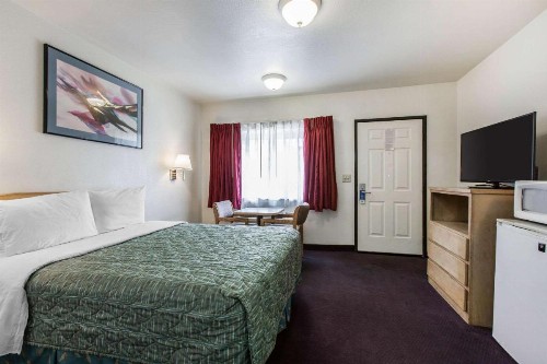 Rodeway Inn Beaumont - image 23