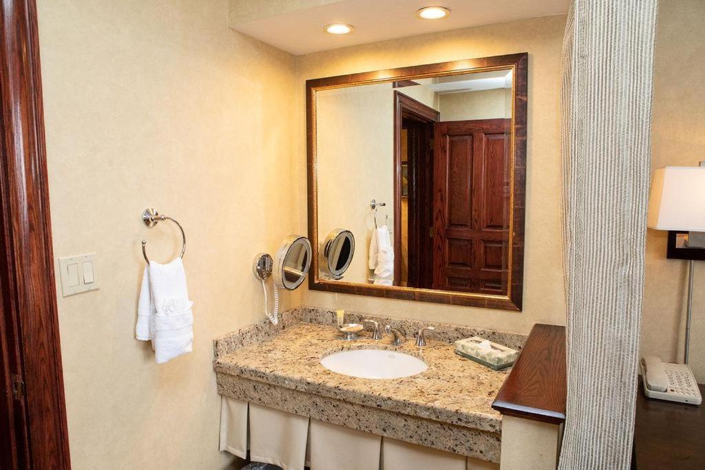 306 Beaver Creek Lodge Luxury Suite Condo - image 6