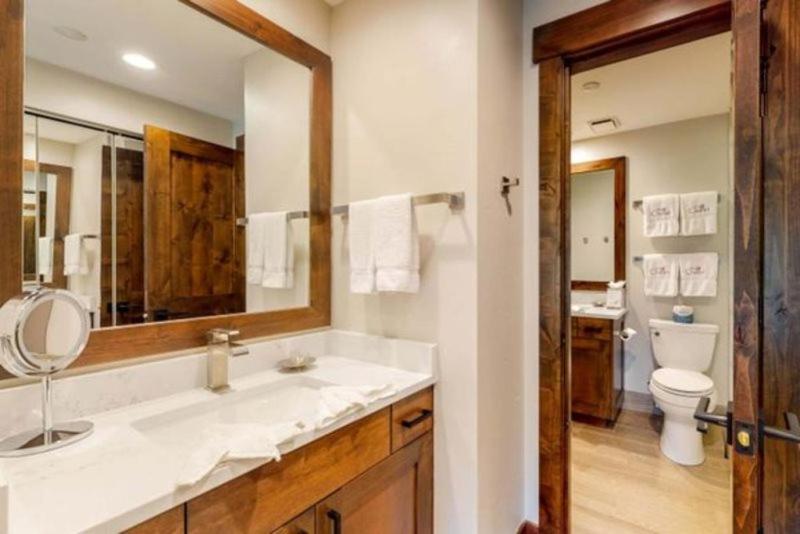 Beaver Creek 2 Bed Platinum Condo at the Charter Ski-in Ski-out - image 5