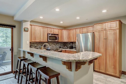 Luxurious 3 Bedroom Walk To Slopes & Beaver Creek Village Condo - image 7