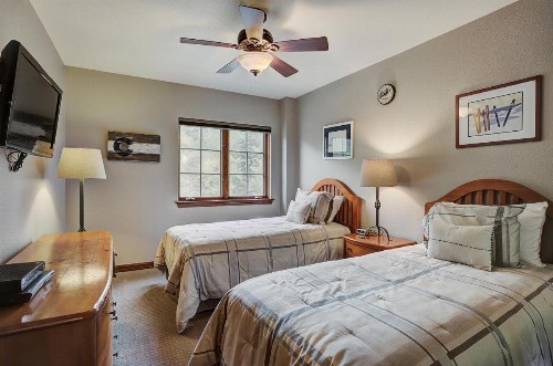 Luxurious 3 Bedroom Walk To Slopes & Beaver Creek Village Condo - image 9