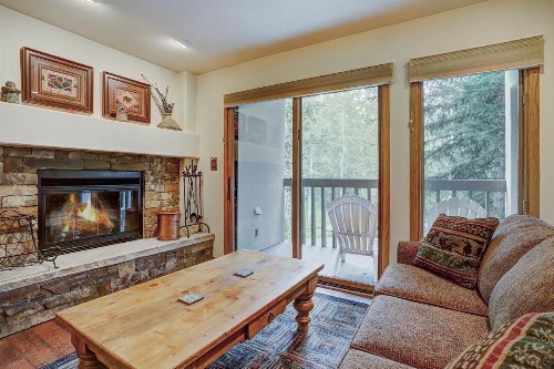 Newly Renovated 2 Bed 2 Bath Beaver Creek Condo Condo