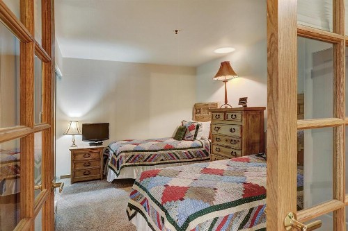 Newly Renovated 2 Bed 2 Bath Beaver Creek Condo Condo - image 17