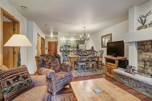 Newly Renovated 2 Bed 2 Bath Beaver Creek Condo Condo - image 2