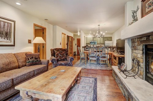 Newly Renovated 2 Bed 2 Bath Beaver Creek Condo Condo - image 4