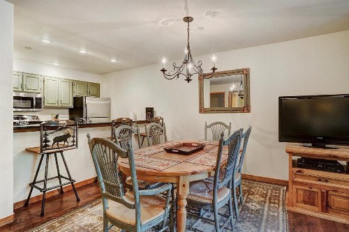 Newly Renovated 2 Bed 2 Bath Beaver Creek Condo Condo - image 7