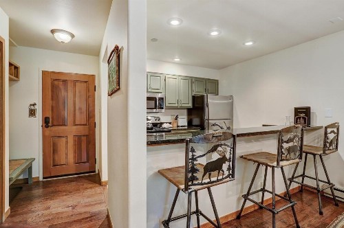 Newly Renovated 2 Bed 2 Bath Beaver Creek Condo Condo - image 9