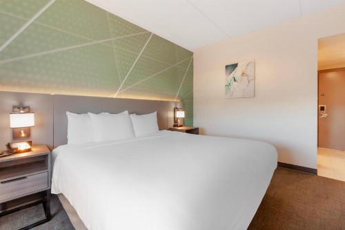 Rodeway Inn - image 20