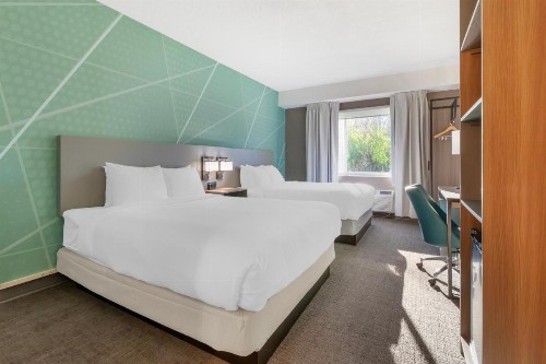 Rodeway Inn - image 24