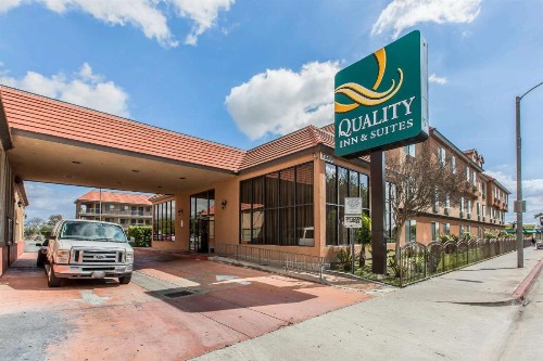Quality Inn & Suites Bell Gardens-Los Angeles - image 2