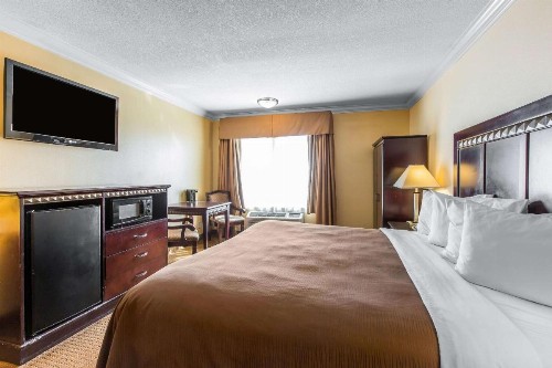 Quality Inn & Suites Bell Gardens-Los Angeles - image 20
