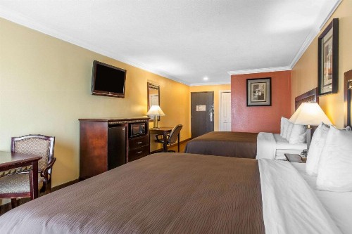 Quality Inn & Suites Bell Gardens-Los Angeles - image 21