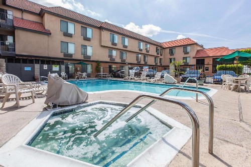 Quality Inn & Suites Bell Gardens-Los Angeles - image 29