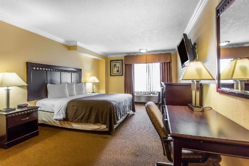Quality Inn & Suites Bell Gardens-Los Angeles - image 7