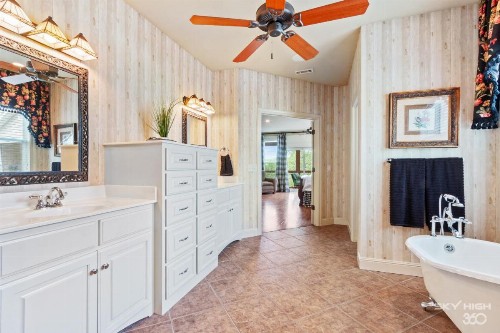 Ozark Mountain Lakehouse - image 10