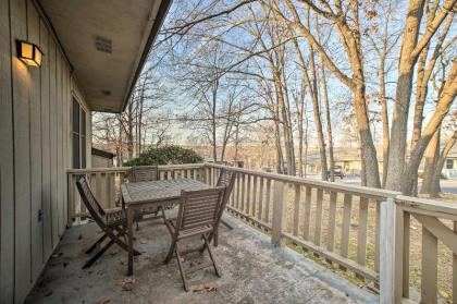 Ideally Located Bella Vista Townhome with Deck! - image 13