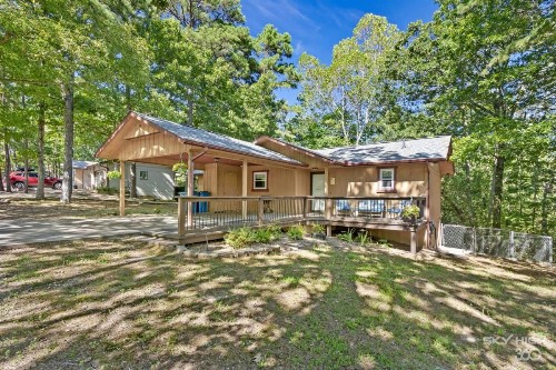 Wooded Quiet Cottage Very close to the Back 40
