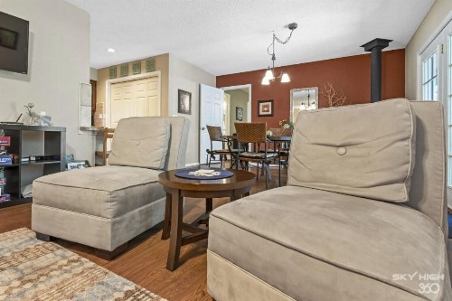 Wooded Quiet Cottage Very close to the Back 40 - image 8