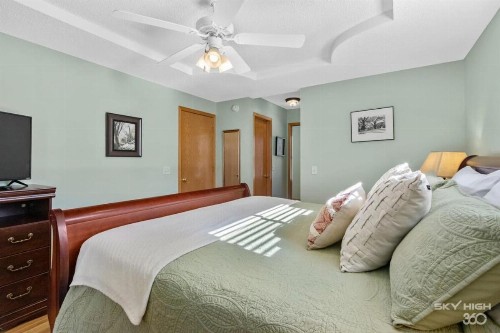Cozy Quiet Retreat In The Woods - image 20