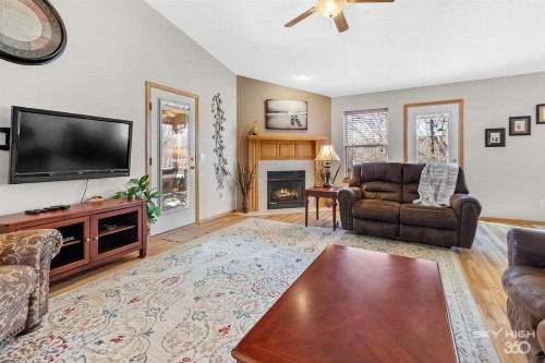 Cozy Quiet Retreat In The Woods - image 6