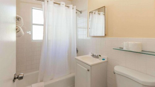 Belleair Beach Resort Motel - image 14