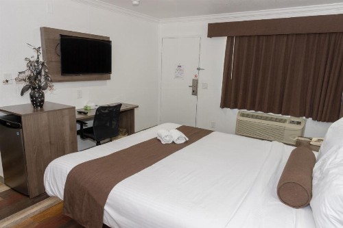 Value Inn Bellflower - image 21