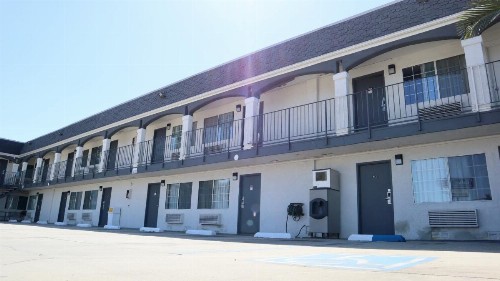 Value Inn Bellflower - image 34