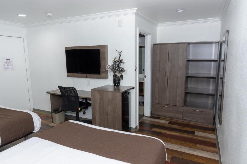 Value Inn Bellflower - image 4