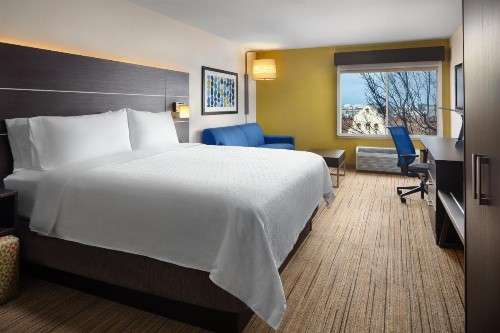 Holiday Inn Express Hotel & Suites Belmont an IHG Hotel - image 31